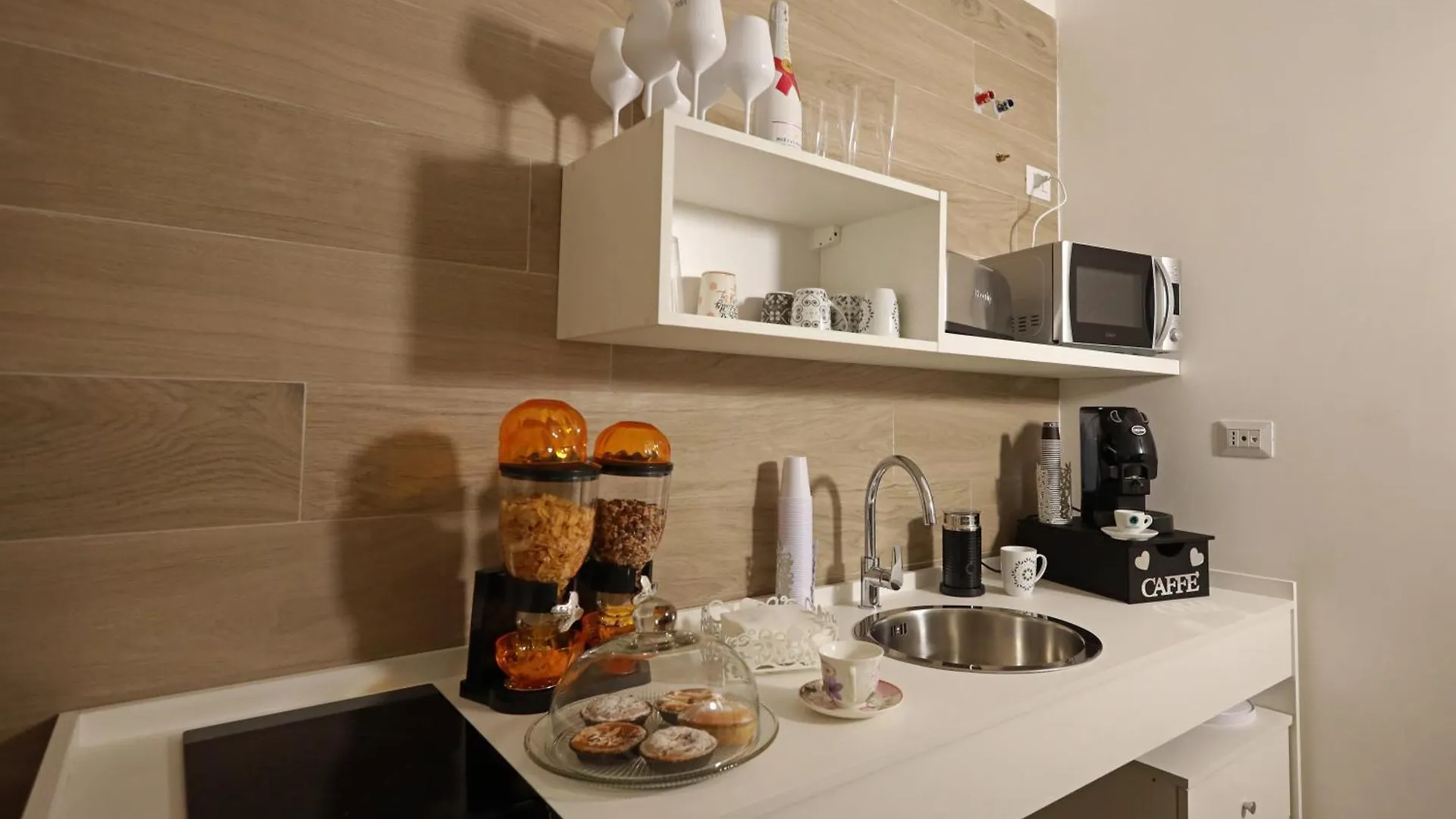 Le Chiavi Di Parthenope Bed & Breakfast Naples Italy