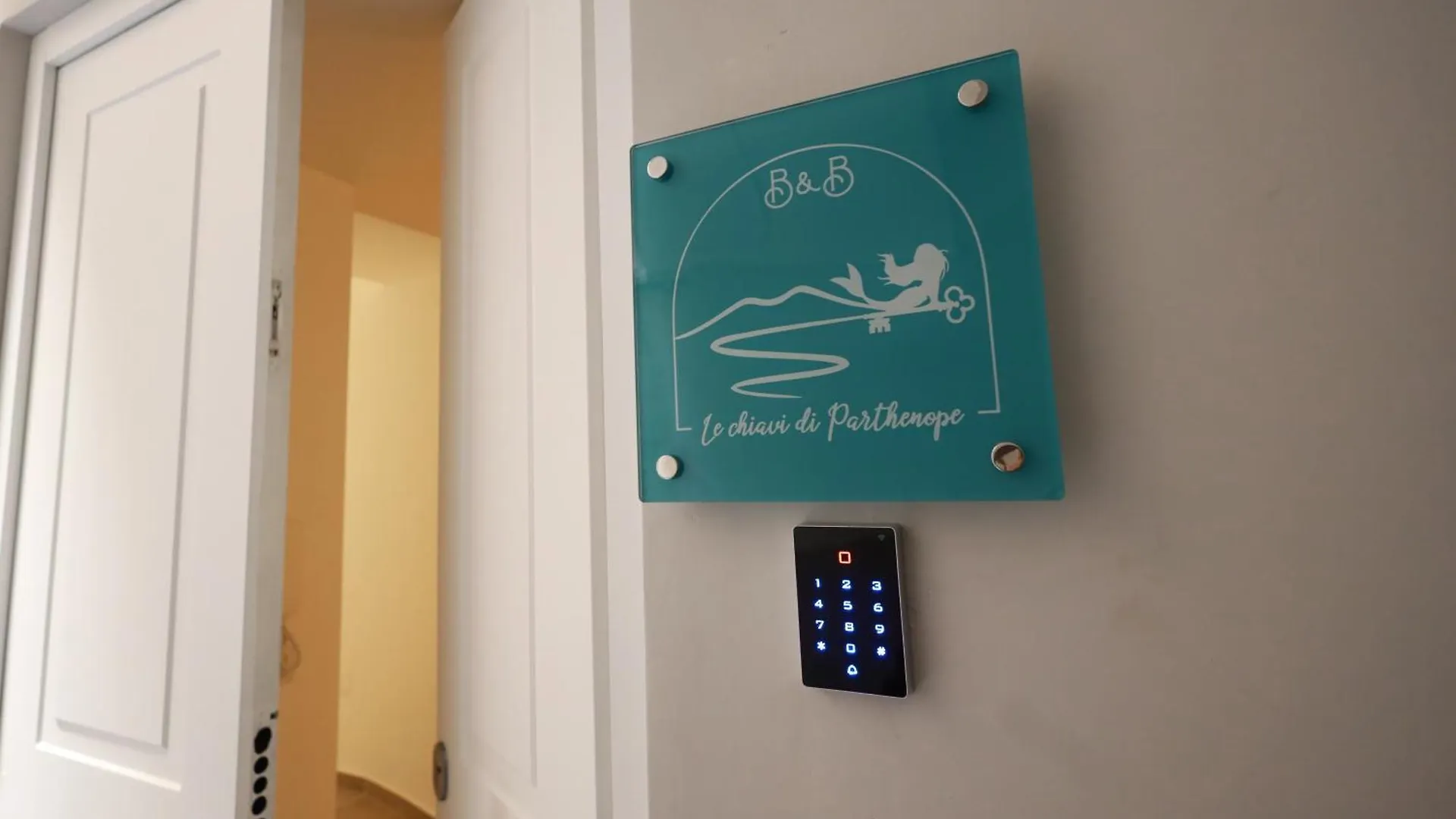 Le Chiavi Di Parthenope Bed & Breakfast Naples
