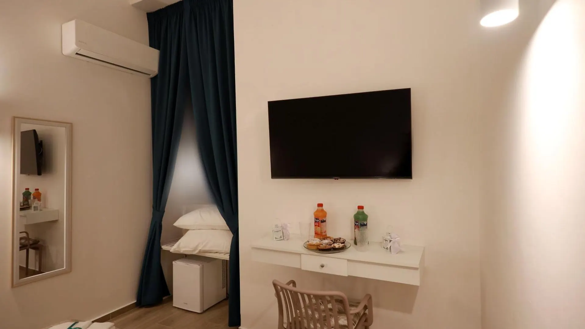 Le Chiavi Di Parthenope Bed & Breakfast Naples