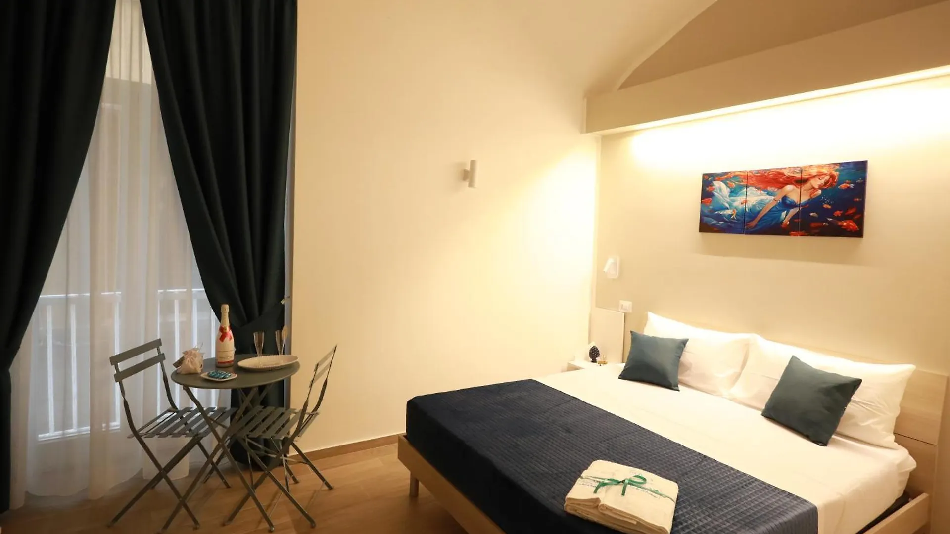 Le Chiavi Di Parthenope Bed and Breakfast Napoli Bed & Breakfast
